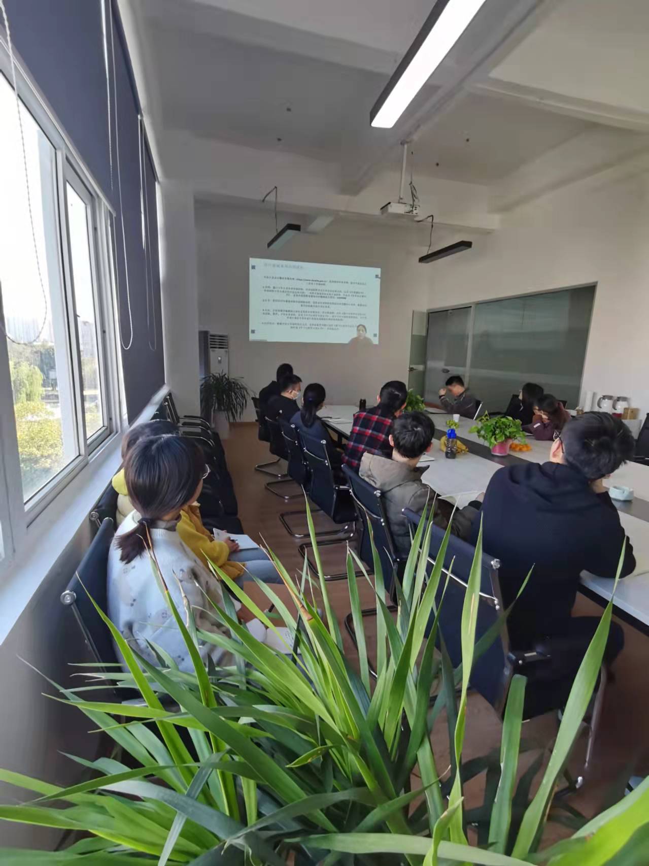 乐众生同医疗器械生产企业同仁参加全省医疗器械许可注册网络培训班